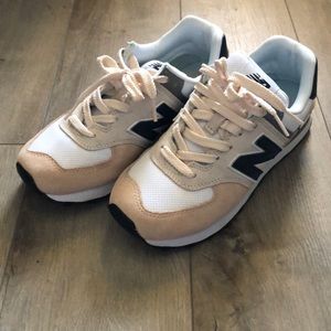 Womens New Balance 574 Sneakers white/black/light pink color